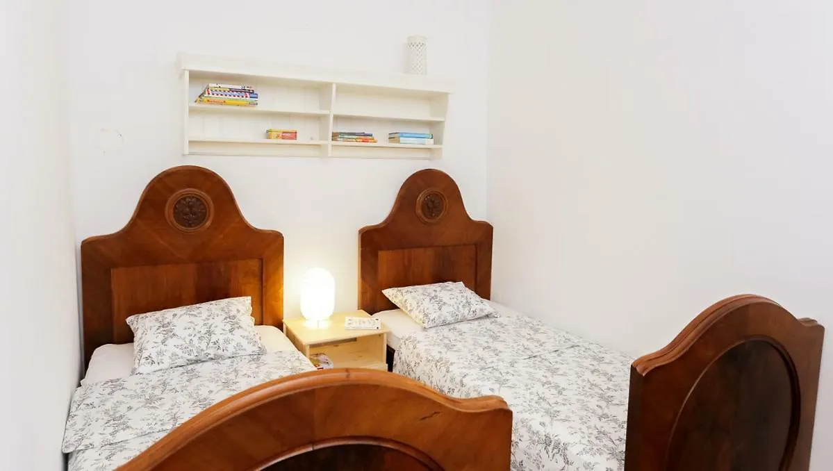 Holiday home Jelkin Dvorac Villa Silba Croatia